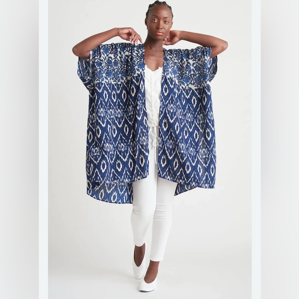 NWT Black Tape Twin print Blue and White Patterned Kimono 100% rayon oversized